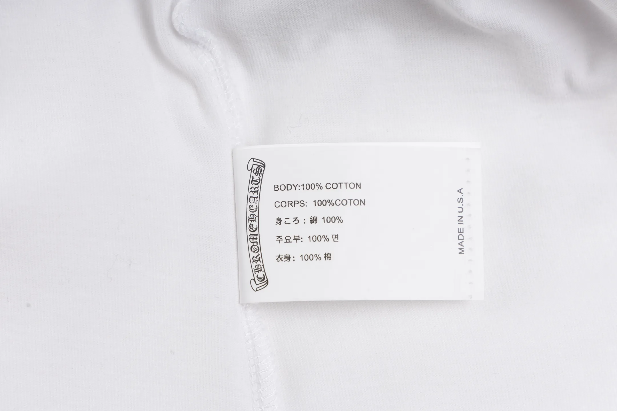 🅿️280 [Exclusive supply] CH Croxin FOTI oil painting printed short-sleeved fabric is made of 26-woven 200g cotton material. Printing is very important here. The ink used in the original version is beyond the standard printing, and ordinary printing factories have no ability to restore it. After running to many factories, the final efforts paid off. The overall wiring is straight and delicate, the fabric is comfortable and soft, and the color is consistent without color difference. It can be matched with the same style to create a fashionable look, and can be used in various occasions. Customized accessories, complete with three standards, same style for men and women! Size:S/M/L